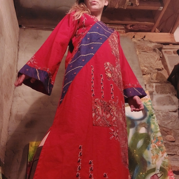 Vintage 1970's Indian caftan w/ gilded beading & embroidery - Picture 7 of 15